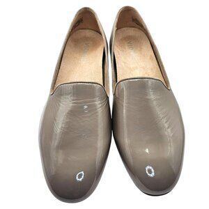 Vionic Willa II 10 Wide Patent Leather Loafers Beige Flats Cushioned Insoles